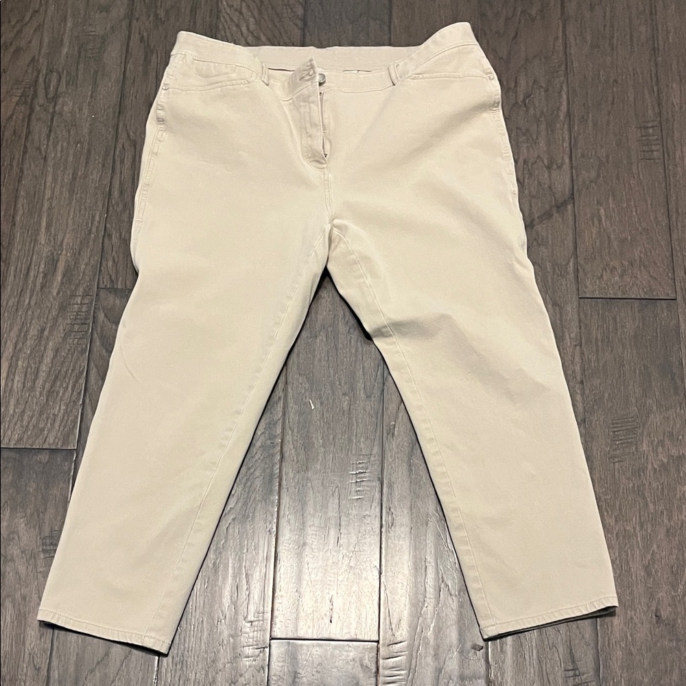 Women's Chico Cream Capri Pants